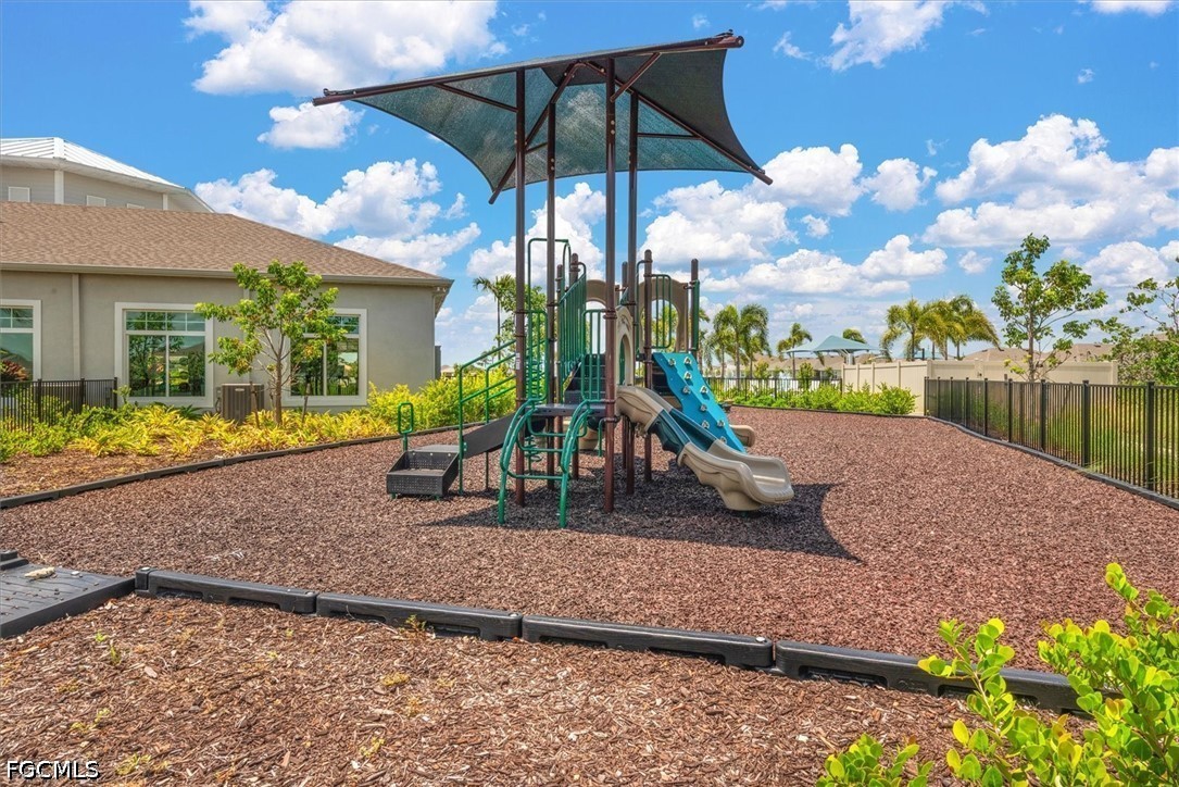 2849 Pillar Coral, North Fort Myers, FL 33903