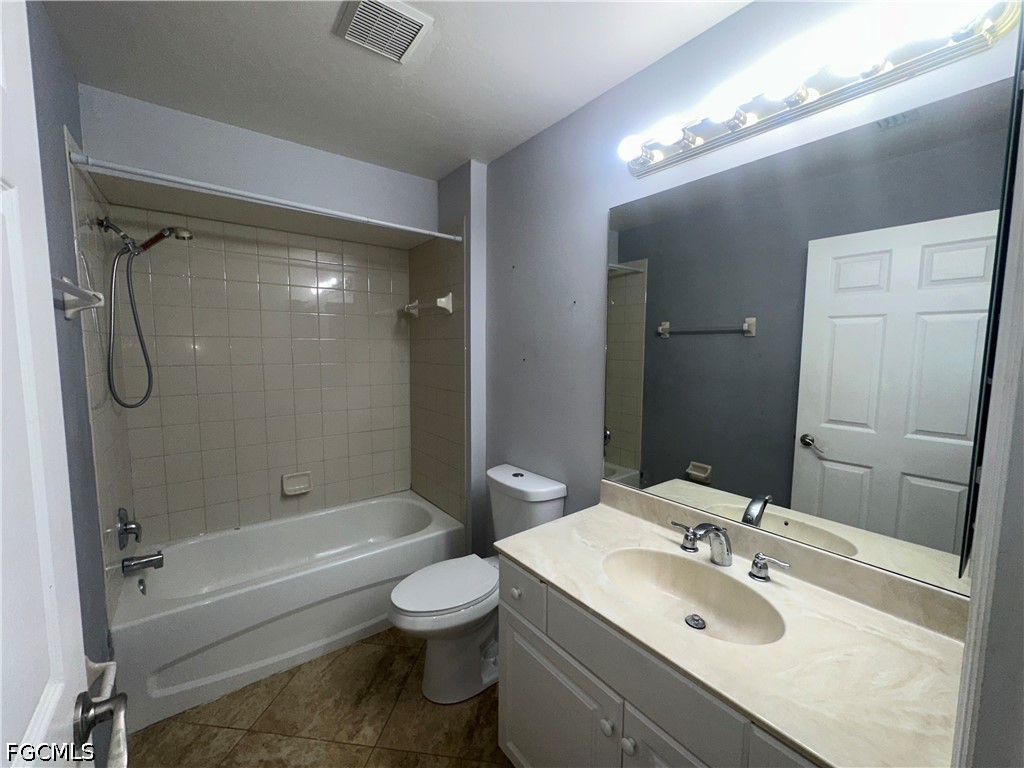 2905 20th, Lehigh Acres, FL 33971