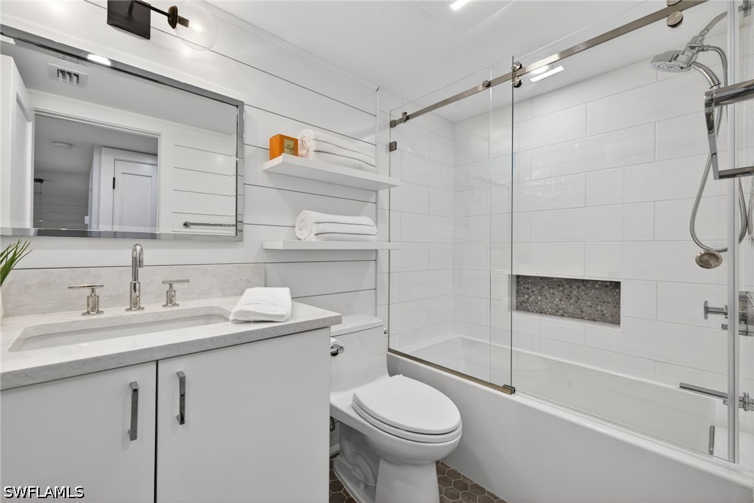 6080 Pelican Bay Unit 205, Naples, FL 34108
