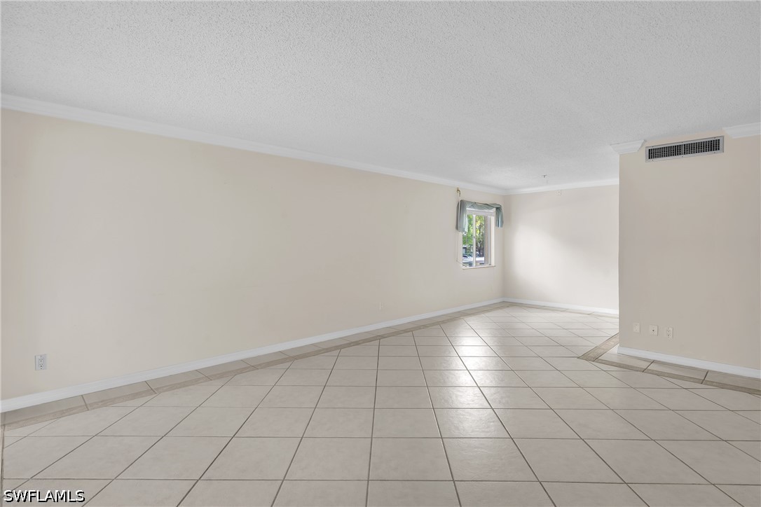 2366 E Mall Unit 212, Fort Myers, FL 33901