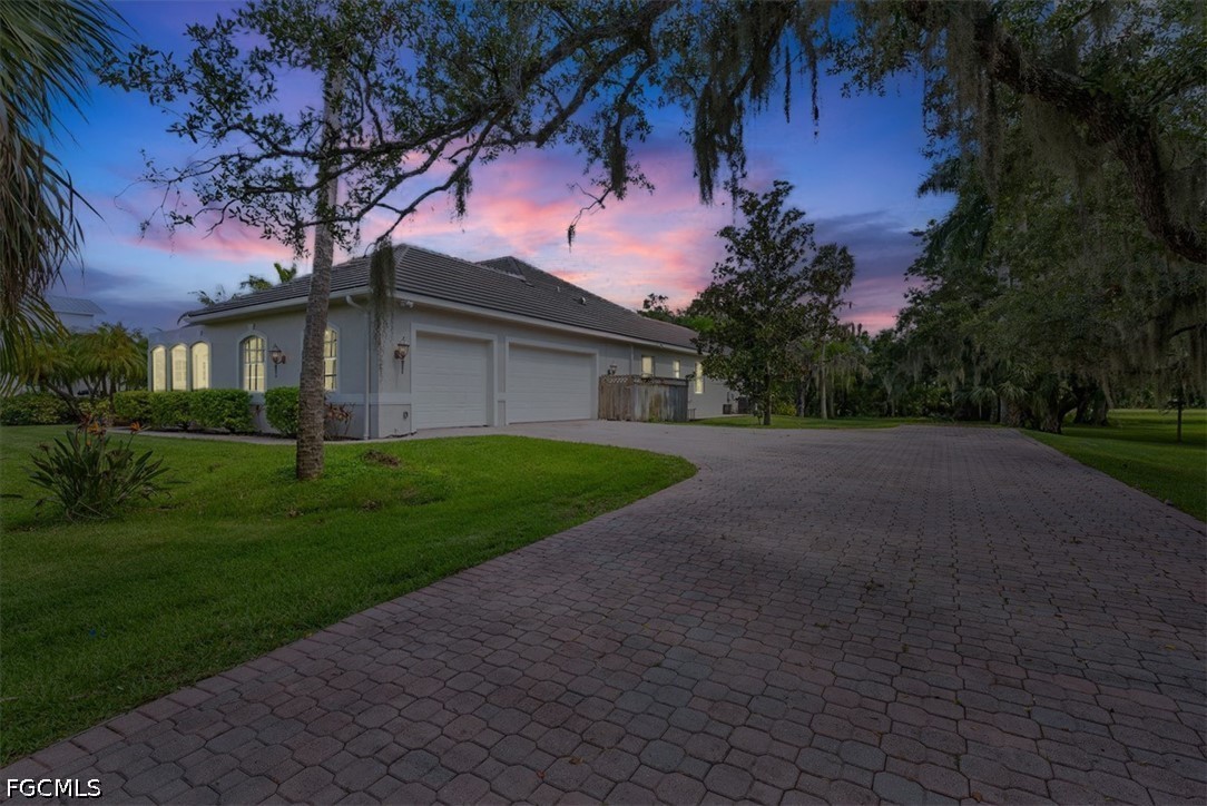 12800 Treeline, North Fort Myers, FL 33903