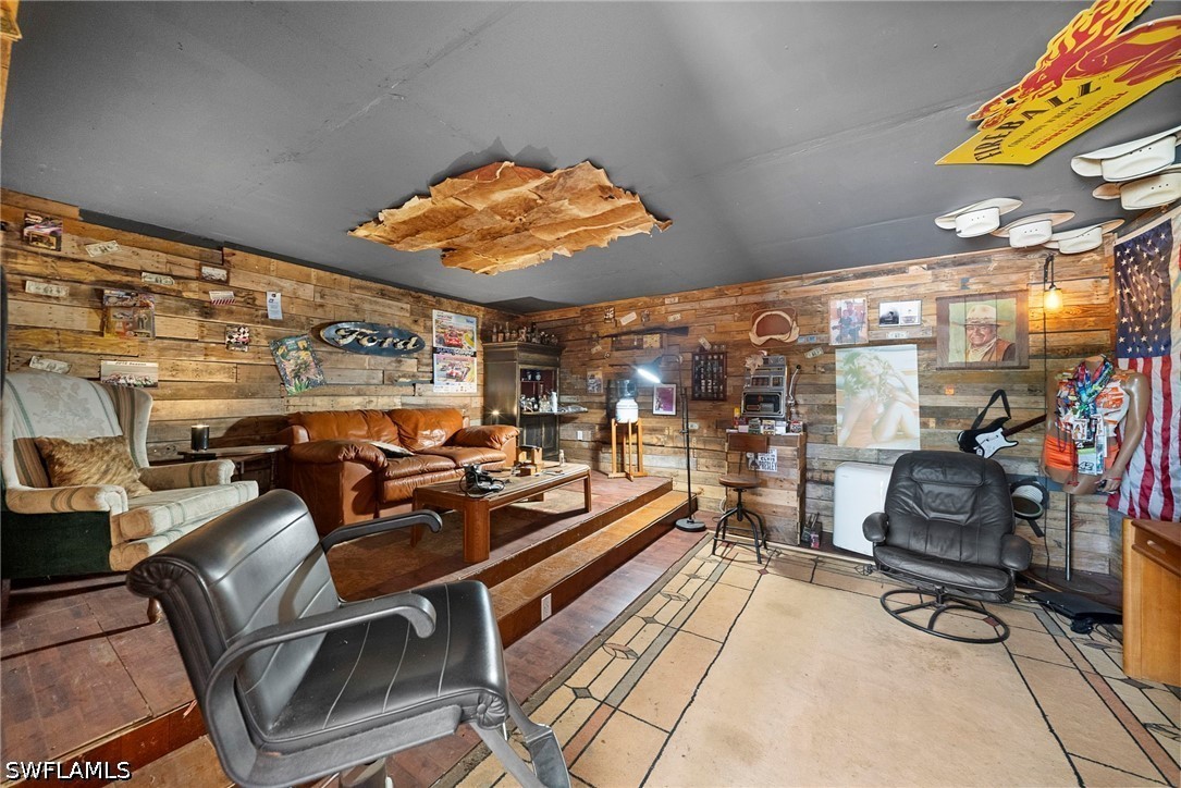 2795 12th, Naples, FL 34117