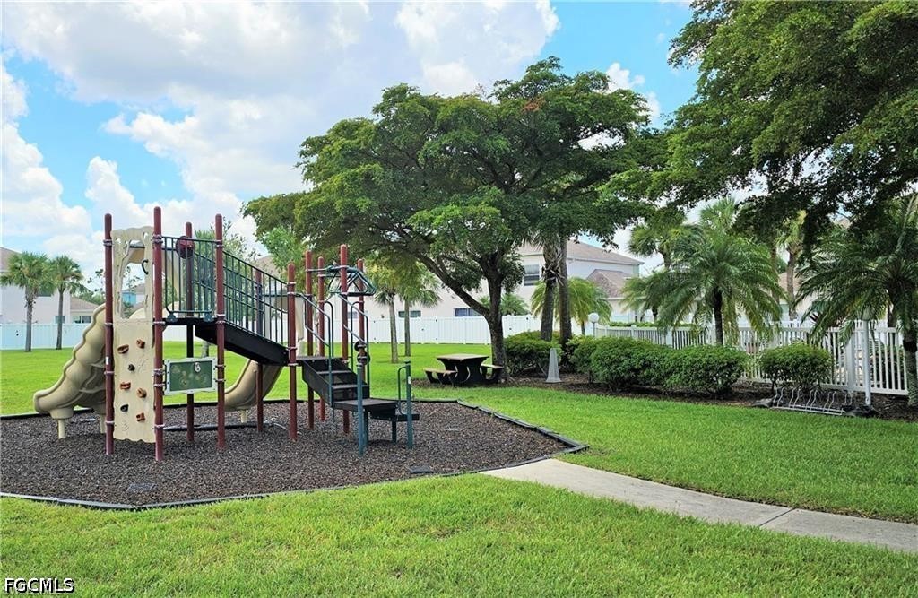 3614 Pine Oak Unit 103, Fort Myers, FL 33916