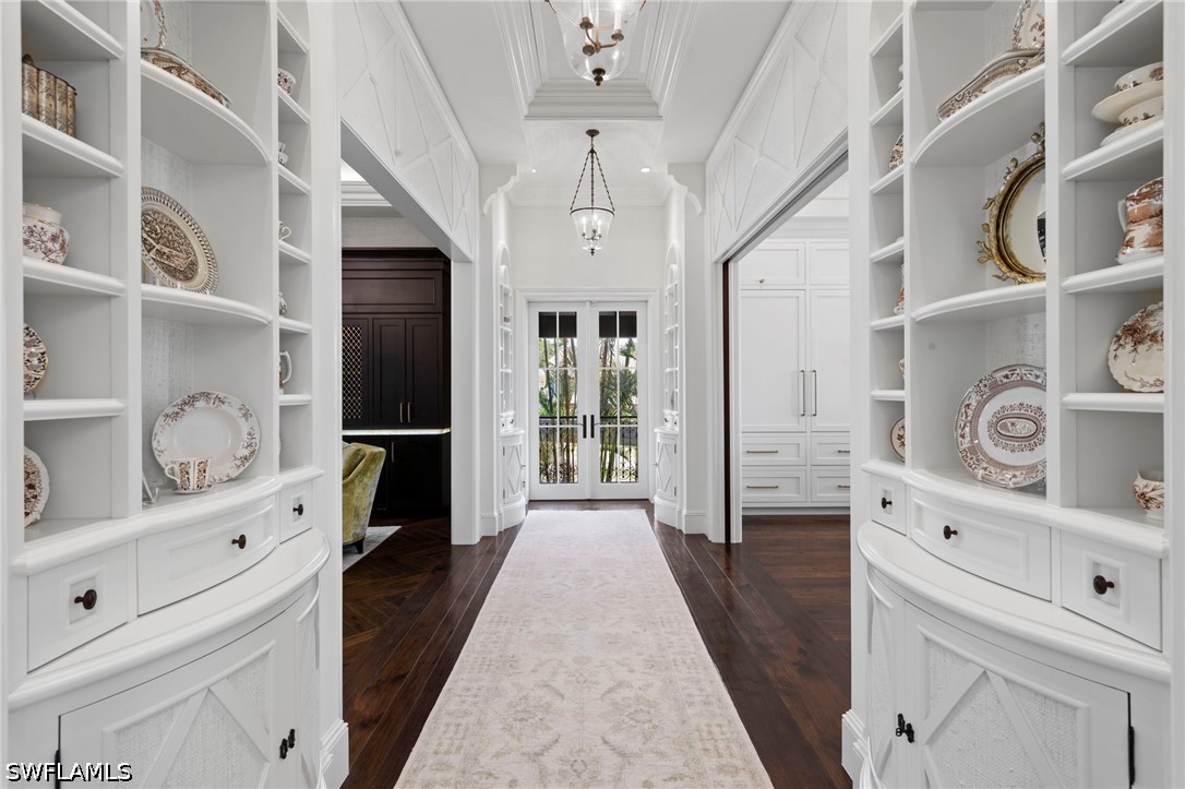 3675 Gordon, Naples, FL 34102