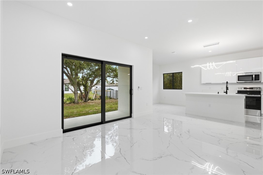 161 Blackstone, Fort Myers, FL 33913