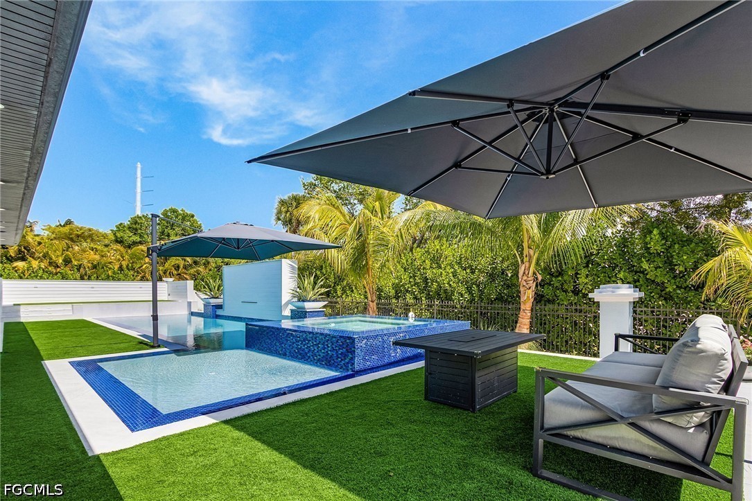 8800 Woodgate Manor, Fort Myers, FL 33908