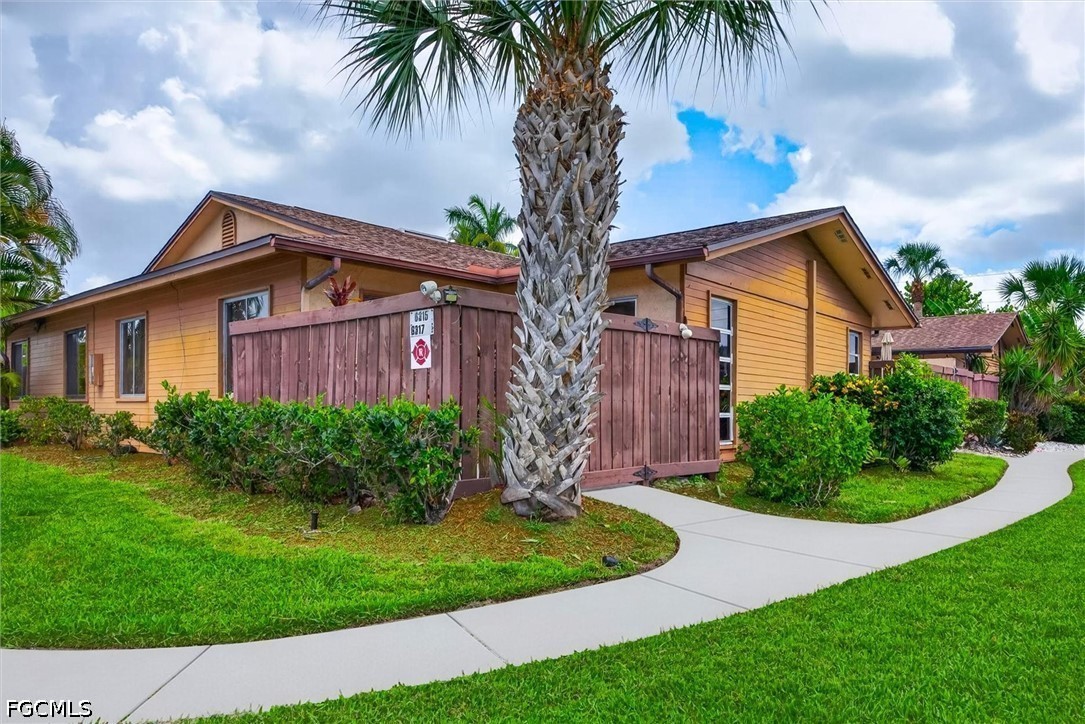 6315 Royal Woods, Fort Myers, FL 33908