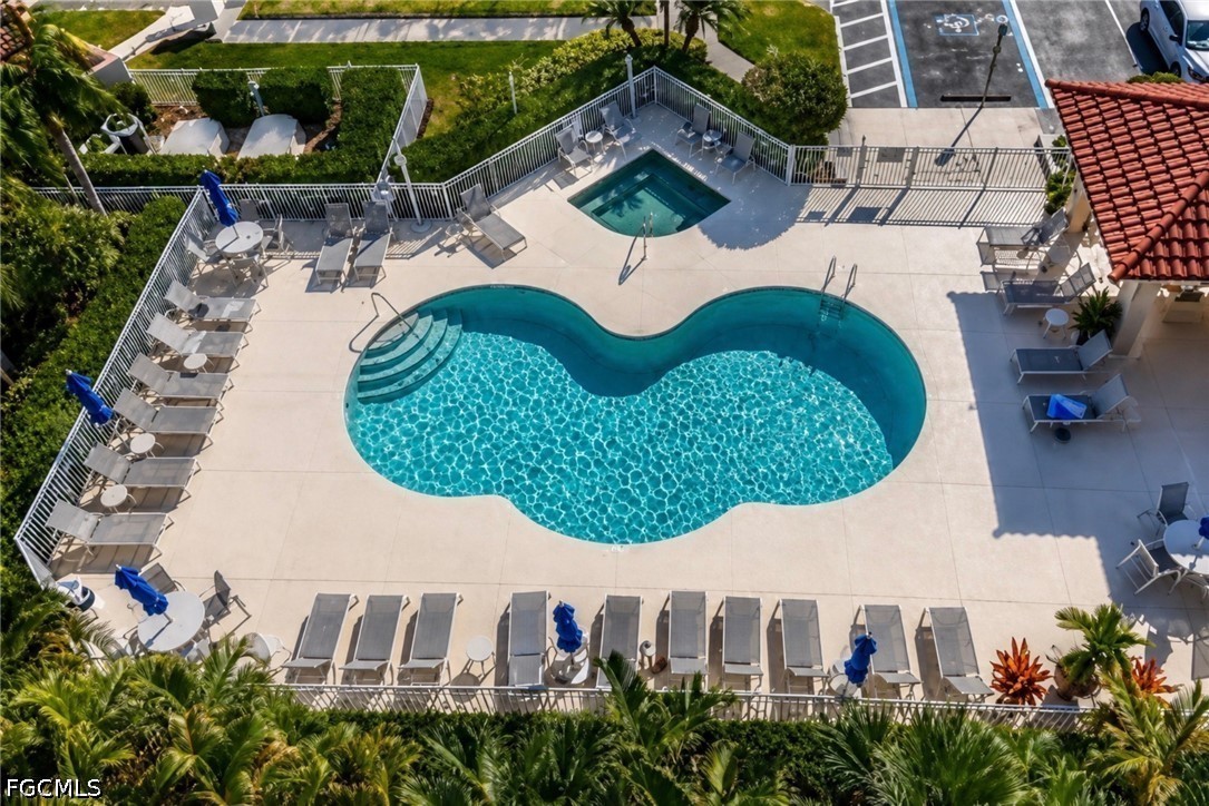 2770 Cypress Trace Unit 2423, Naples, FL 34119