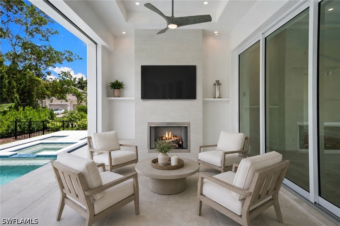 623 Park Shore, Naples, FL 34103