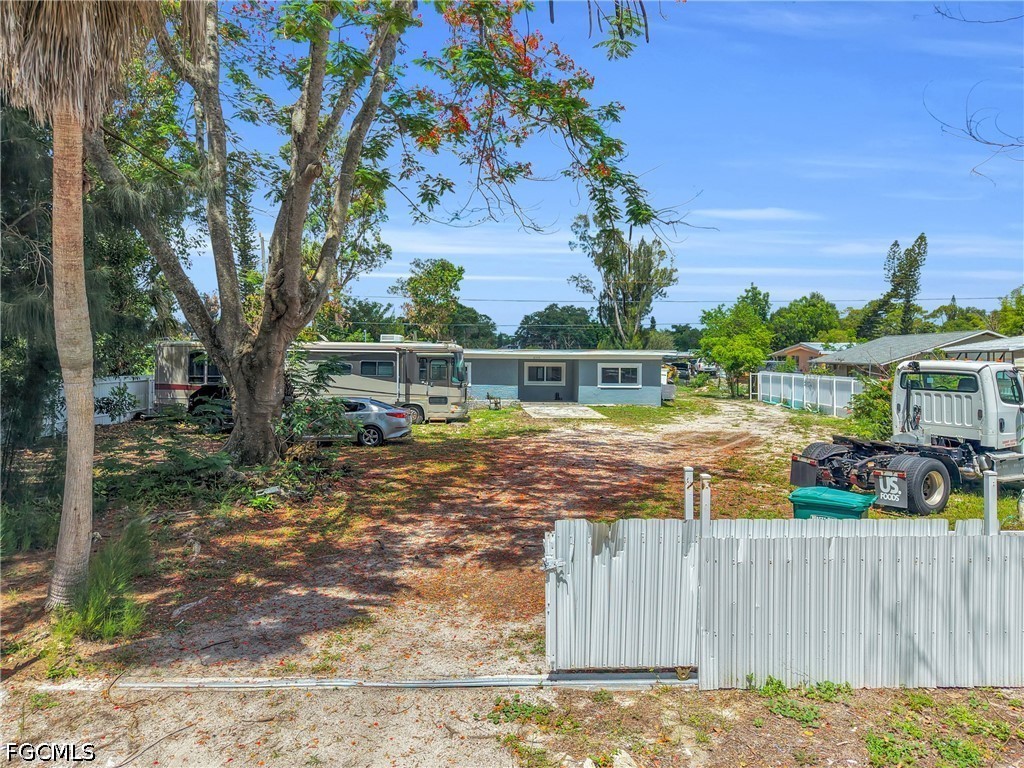 8396 Sevigny, North Fort Myers, FL 33917