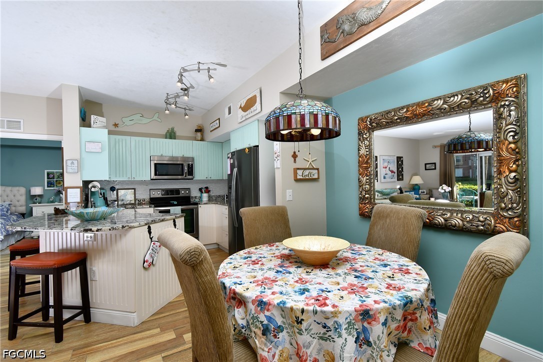DiningArea