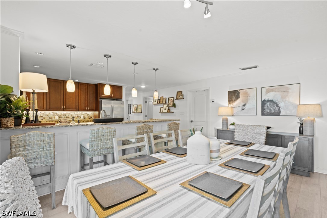 DiningArea
