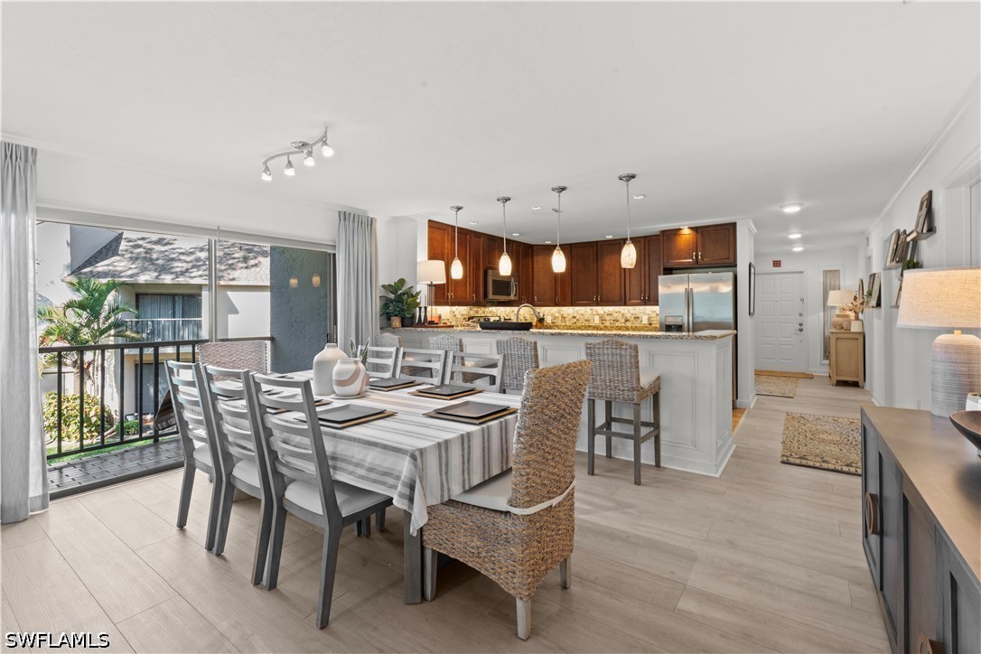 DiningArea