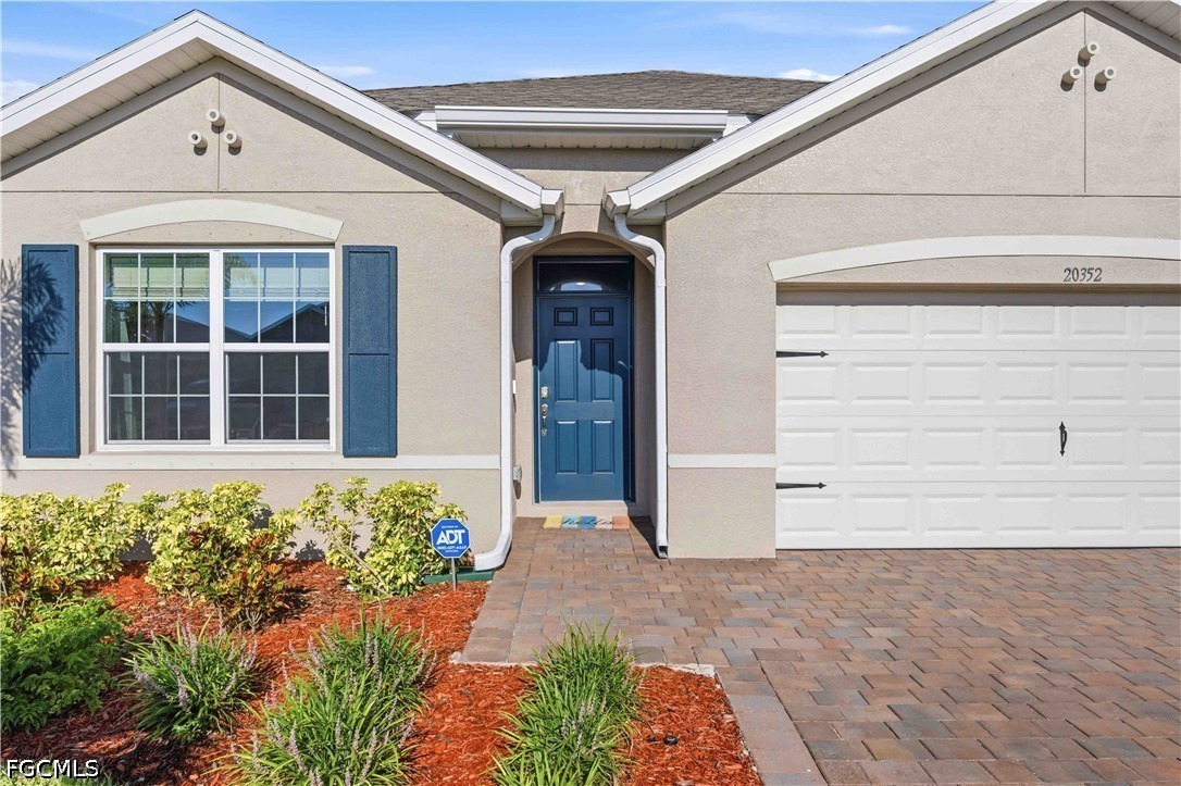 20352 Camino Torcido, North Fort Myers, FL 33917