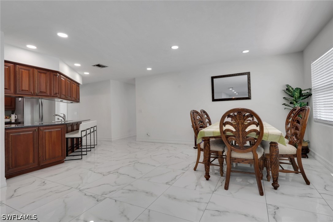 DiningArea