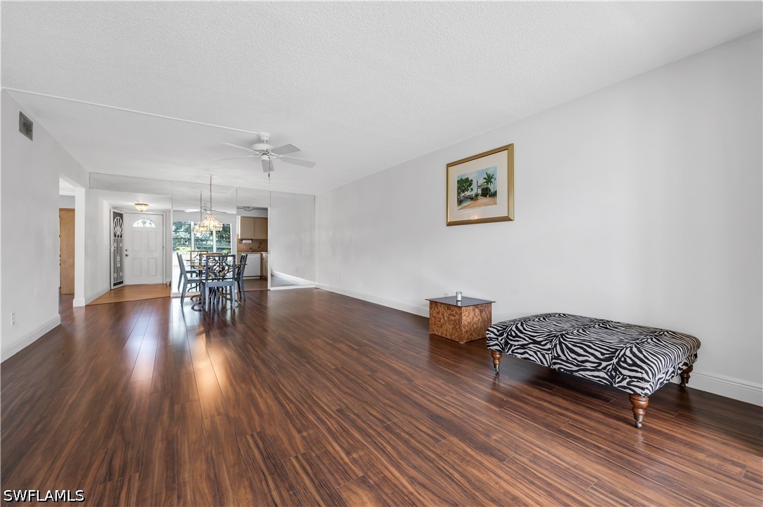 600 Valley Stream Unit D3, Naples, FL 34113