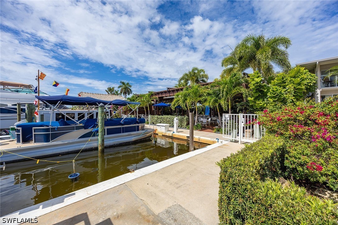 Dock