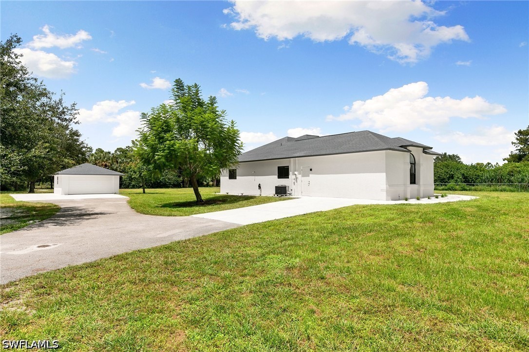 221 10th, Naples, FL 34117