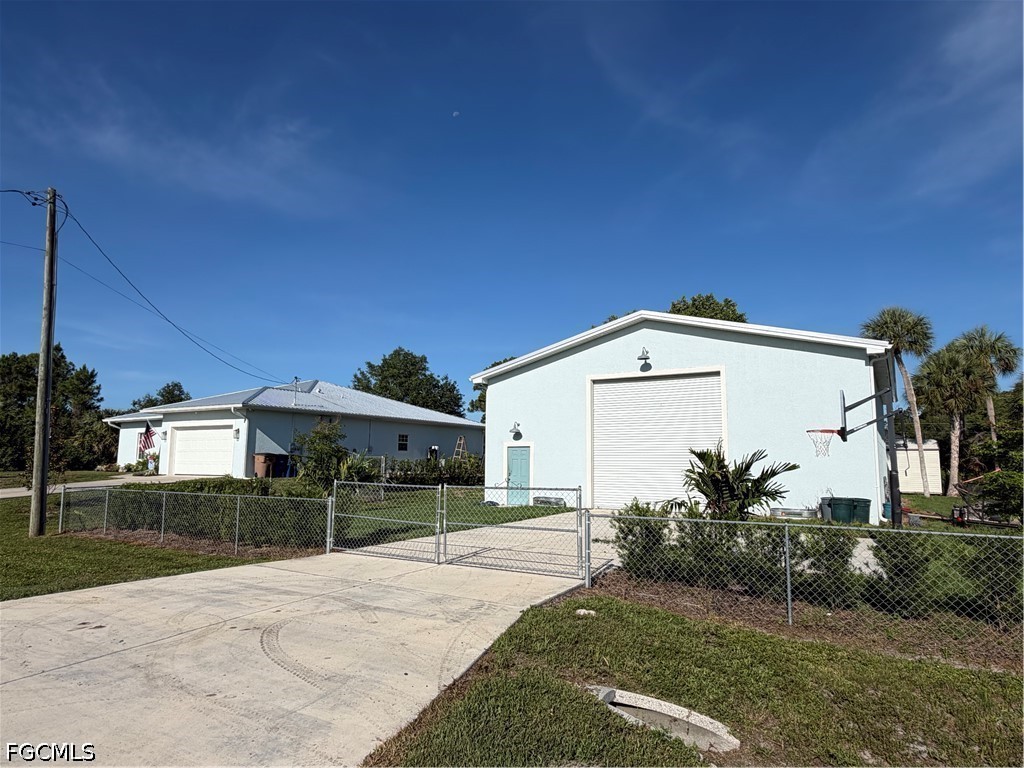 6011 Jadestone, Fort Myers, FL 33905