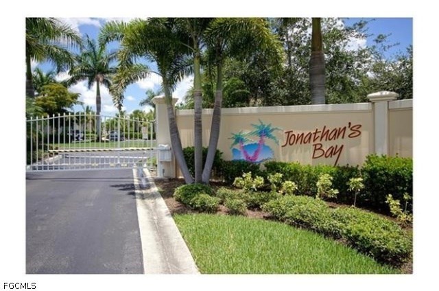 6020 Jonathans Bay Unit 202, Fort Myers, FL 33908