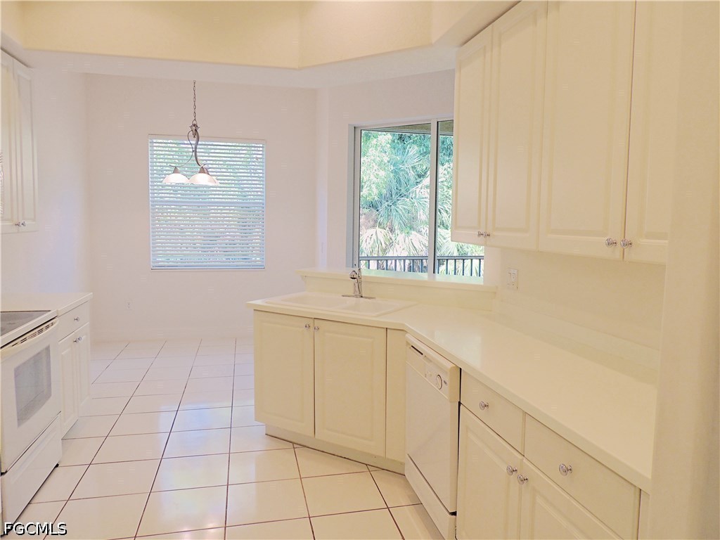 6020 Jonathans Bay Unit 202, Fort Myers, FL 33908