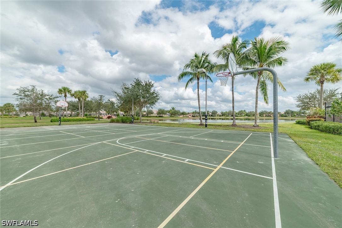 7935 Valentina, Naples, FL 34114