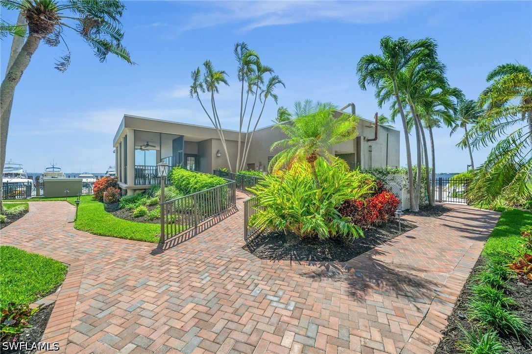 1900 Virginia Unit 902, Fort Myers, FL 33901