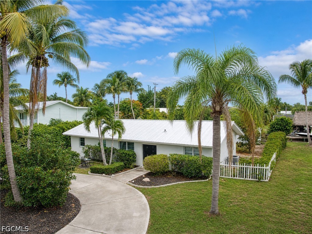 1019 Wyomi, Fort Myers, FL 33919
