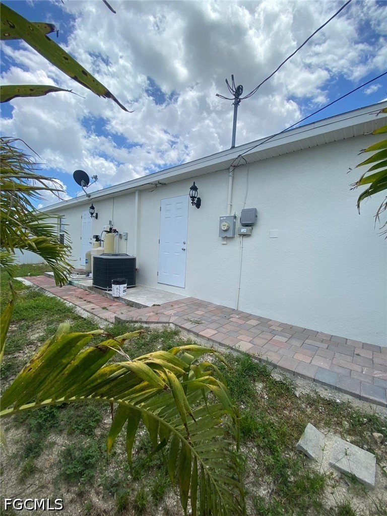 2017 1st, Cape Coral, FL 33993