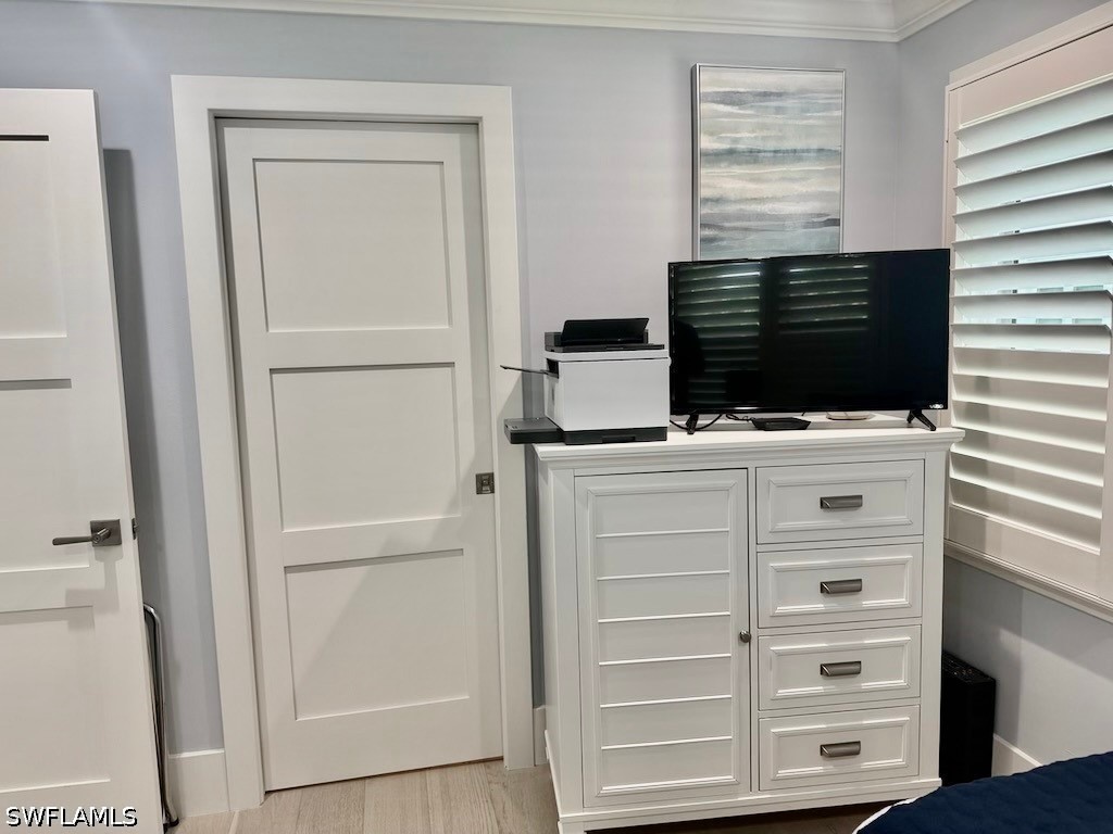 225 5th Unit 103, Naples, FL 34102