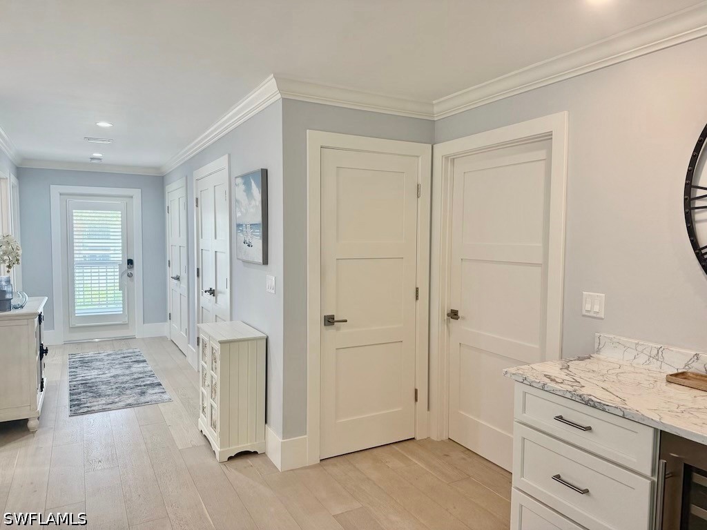 225 5th Unit 103, Naples, FL 34102