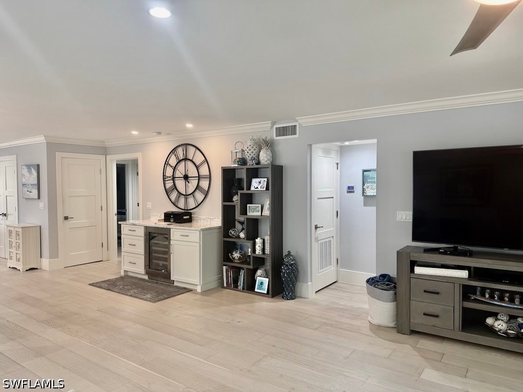 225 5th Unit 103, Naples, FL 34102