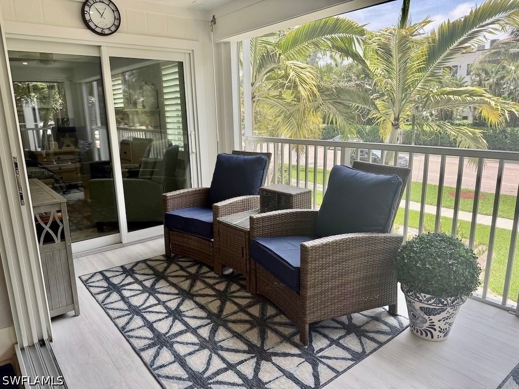 225 5th Unit 103, Naples, FL 34102