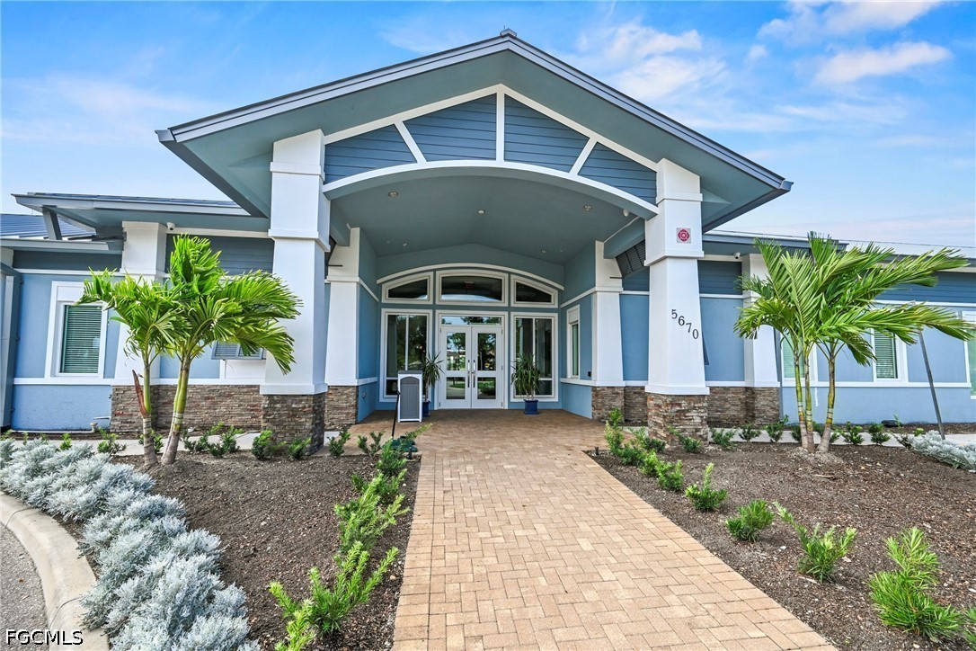 5830 Trailwinds Unit 824, Fort Myers, FL 33907