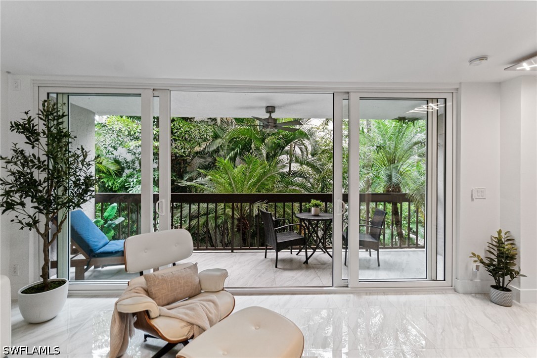 995 9th Unit 4, Naples, FL 34102
