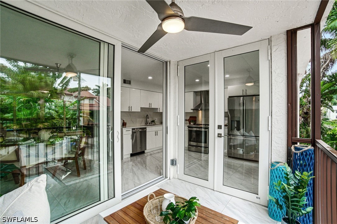 995 9th Unit 4, Naples, FL 34102