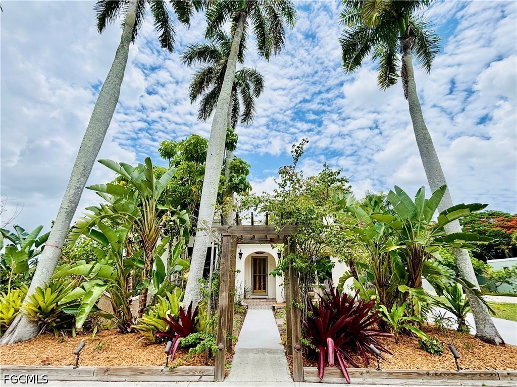 1717 Sunset, Fort Myers, FL 33901