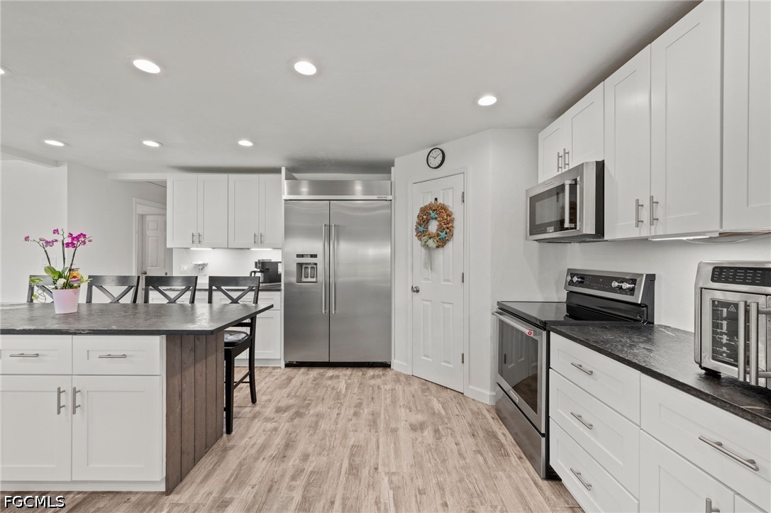 12213 Star Shell, Matlacha Isles, FL 33991
