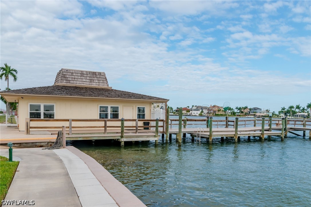 Dock