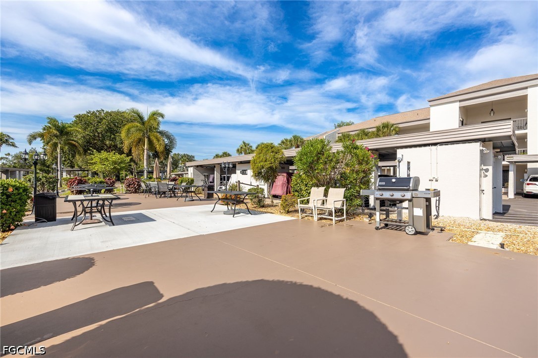 5905 Trailwinds Unit 812, Fort Myers, FL 33907