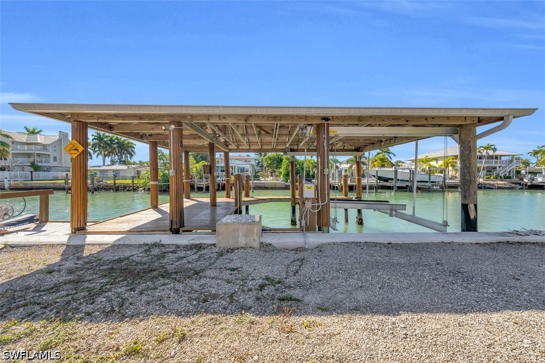 Dock