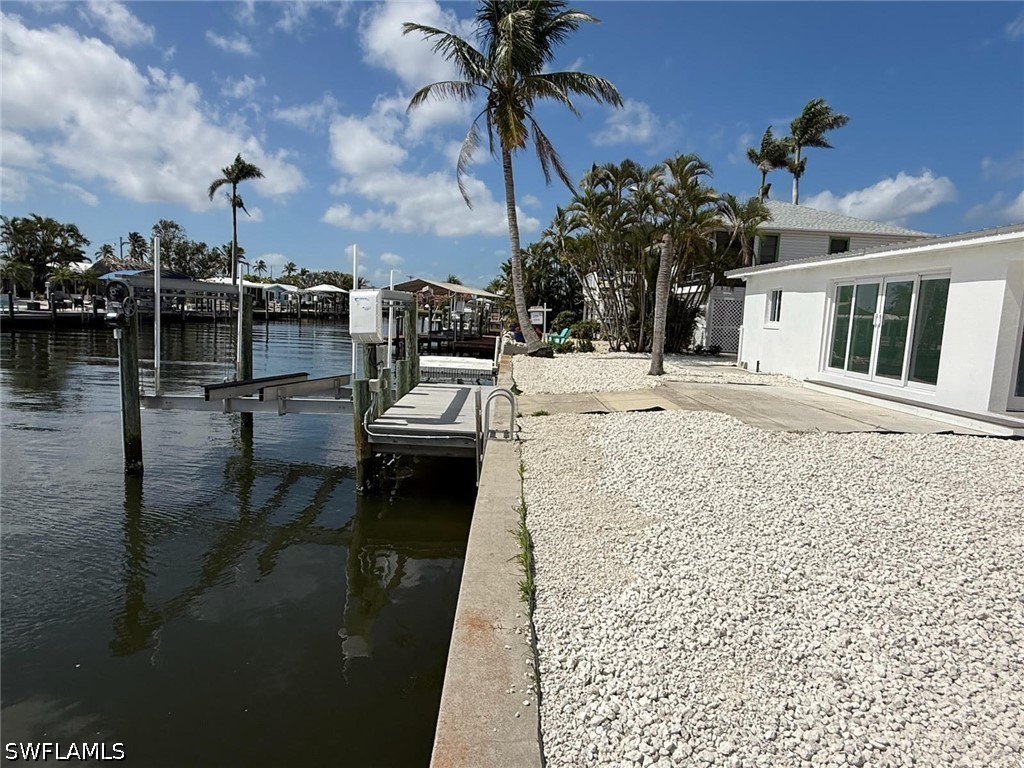 Dock
