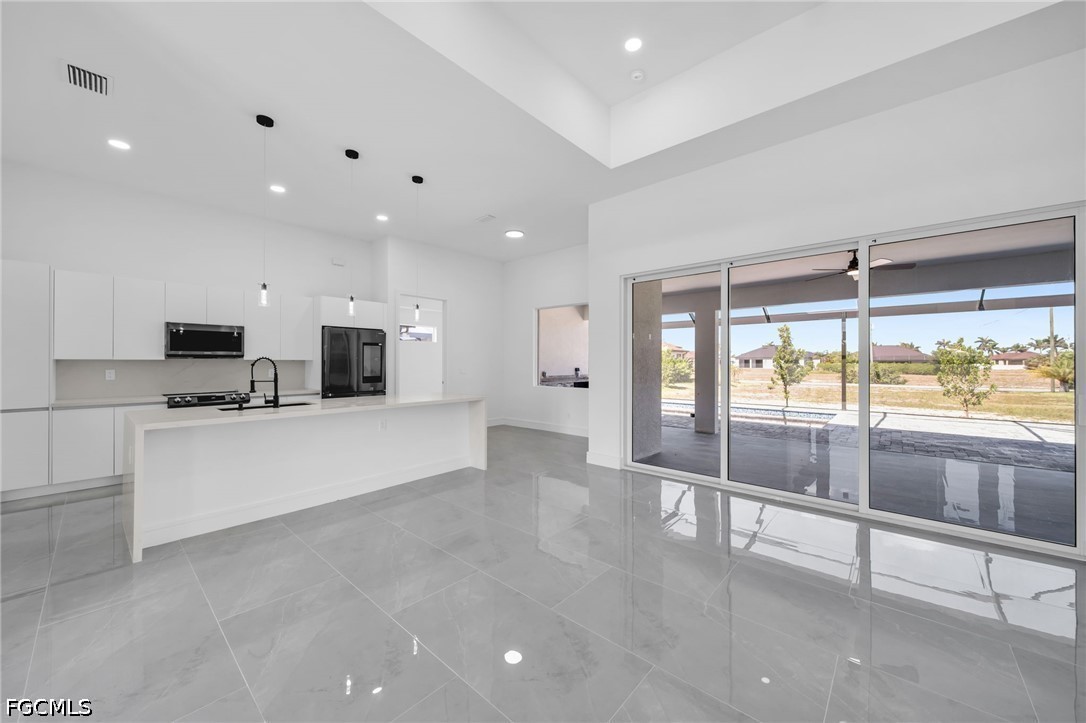 2720 41st, Cape Coral, FL 33993