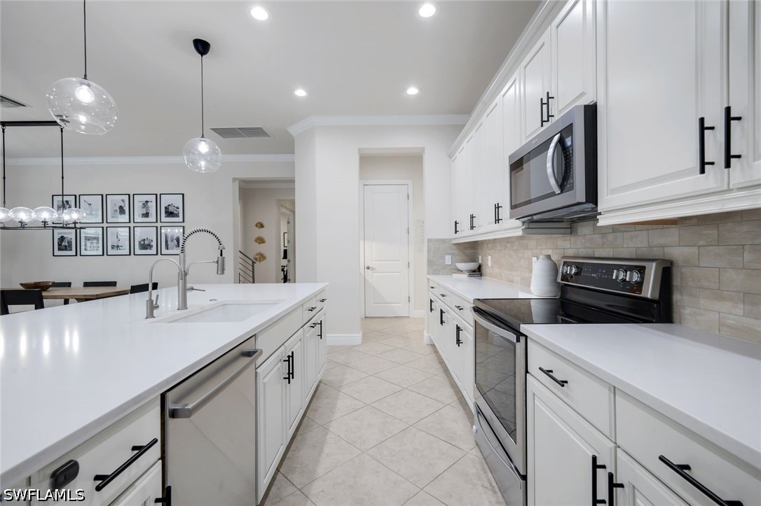 4118 Raffia, Naples, FL 34119