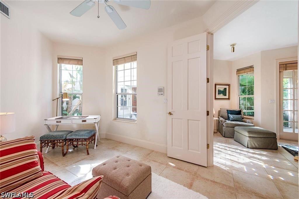 157 Colonade Unit 1002, Naples, FL 34103