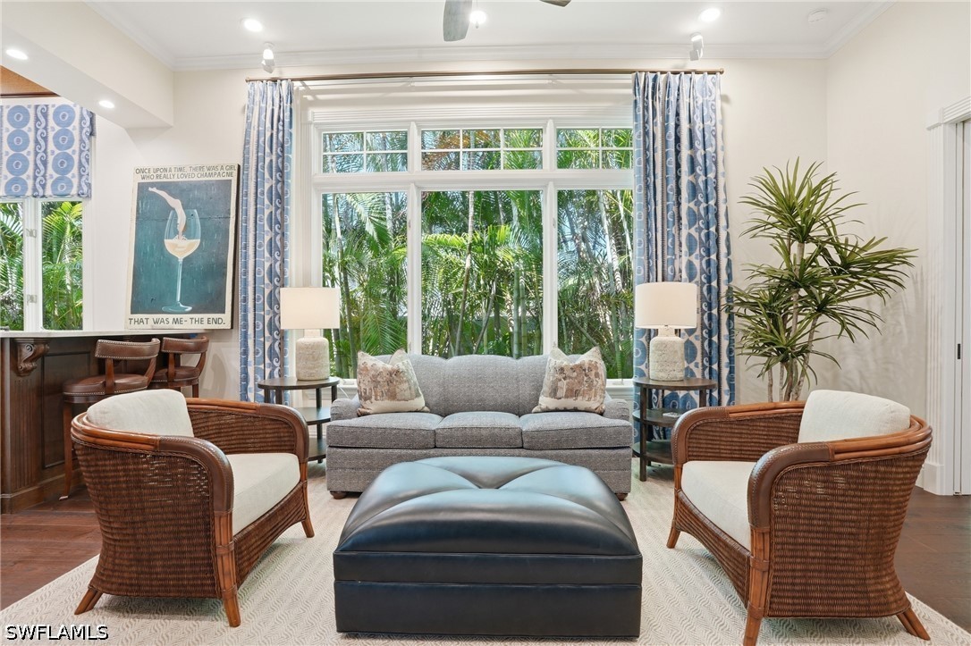 160 16th, Naples, FL 34102