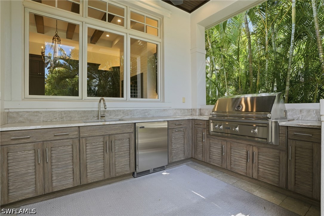 160 16th, Naples, FL 34102
