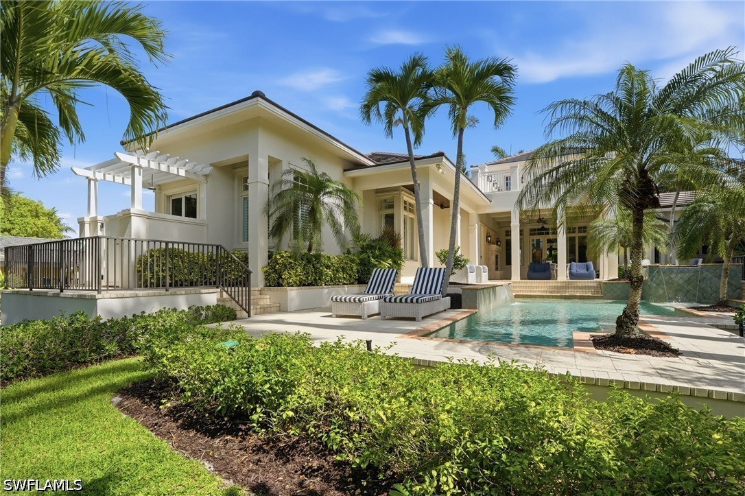 160 16th, Naples, FL 34102