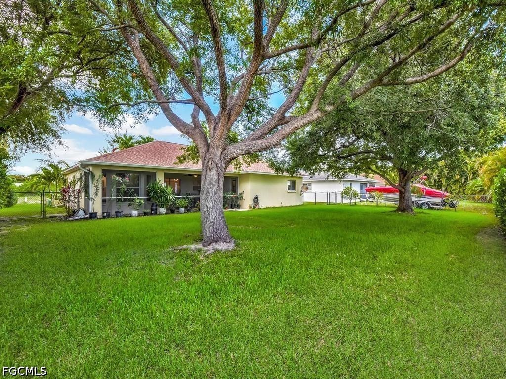 206 28th, Cape Coral, FL 33904