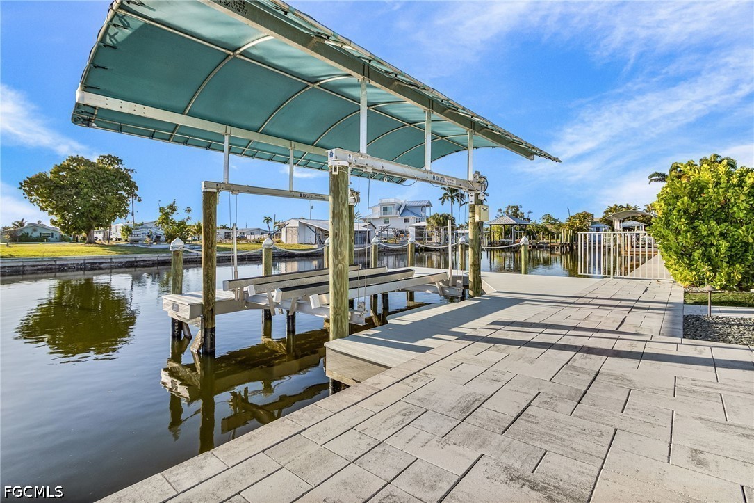 Dock